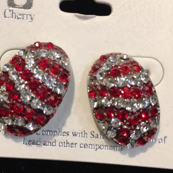 5 FOR $20! New crystals red and clear studS - Picture 2 of 5